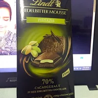 Snapdishの料理写真:Lindt~開心果口味！完食😤
一週兩次零食扣打減一！|Sally Linさん