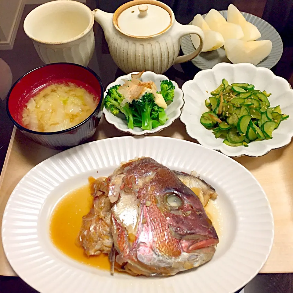 Snapdishの料理写真:鯛のあら炊き、きゅうりのサッと炒めしょうが風味、ブロッコリーのおかかマヨ和え|はらしおりさん