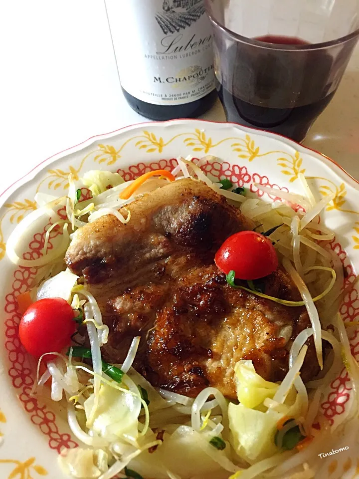 豚肉のガーリック醤油漬け焼き、野菜炒め添え！|Tina Tomoko😋さん