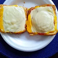 egg pepperoni cheese breakfast sandwich|demetric bradleyさん