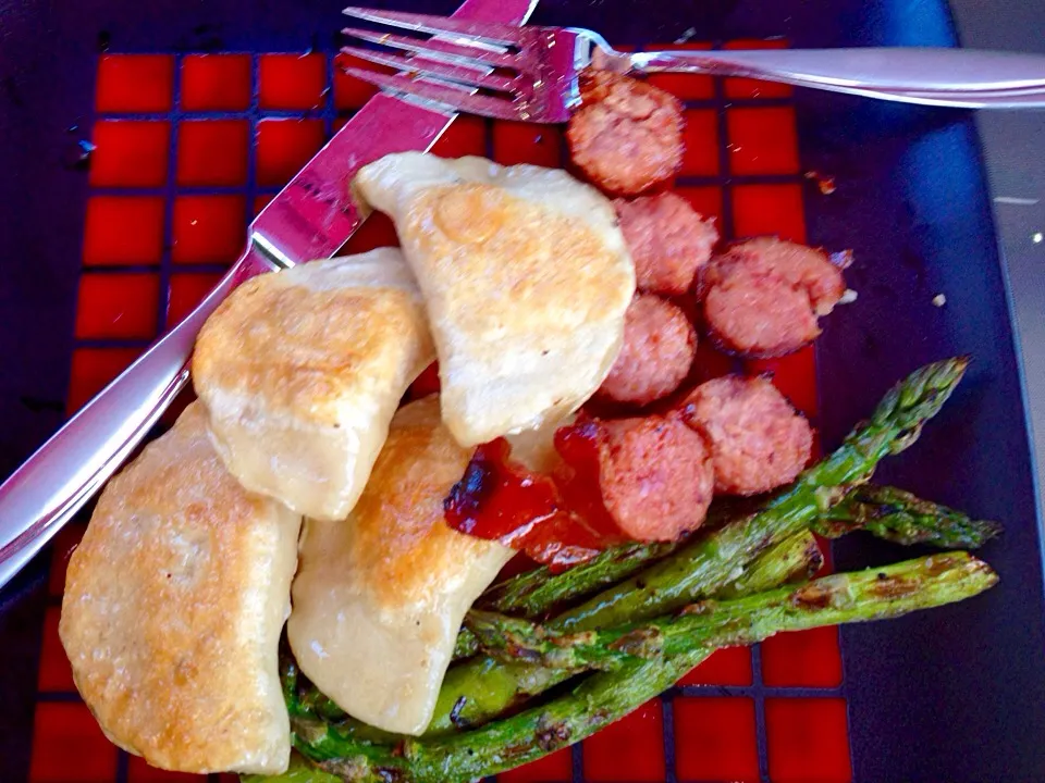 Pierogies kielbasa and asparagus|kariさん