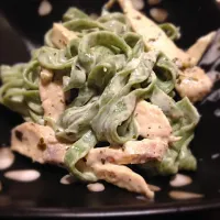 Spinach Pasta with Grilled Chicken