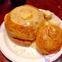 Clam chowder in a bread bowl|kariさん