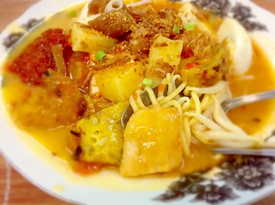 Jawa Mee。マレーシアのインド風カレー麺。ごろごろポテトが美味い！|CHOOtaitaiさん