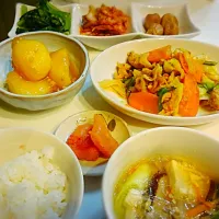 Snapdishの料理写真:晩御飯🌃🍴 オプションで中華スープはお酢&ラー油で酸辣湯に❗