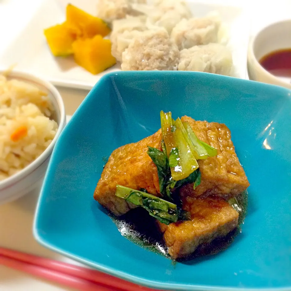 娘たちのおゆはん❗️  しゅうまい 厚揚げ カボチャ煮付け 中華風炊き込みご飯〜|yukoさん