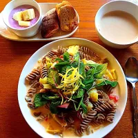 遅めの手作りランチ^_^

そばのショートパスタレモンクリーム🌟|Sayaka Matsuiさん