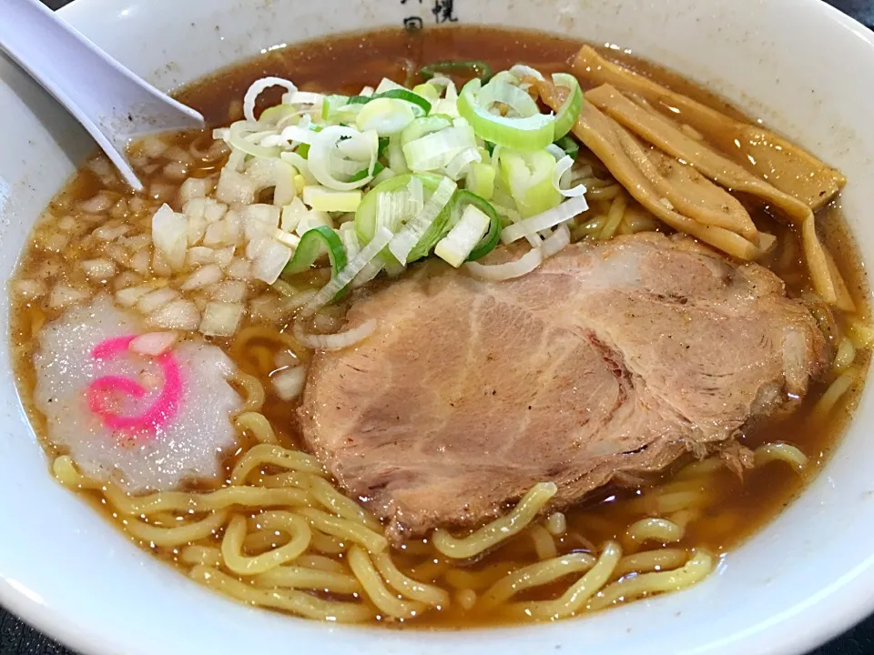 บะหมี่น้ำซีอิ๊ว 魚醤油ラーメン@ที่ญี่ปุ่น 三代目月見軒|akiさん