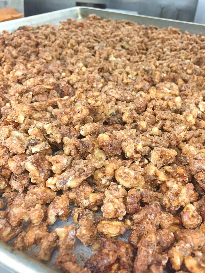 Deez Nuts (Candied Walnuts)|Chef Ampさん