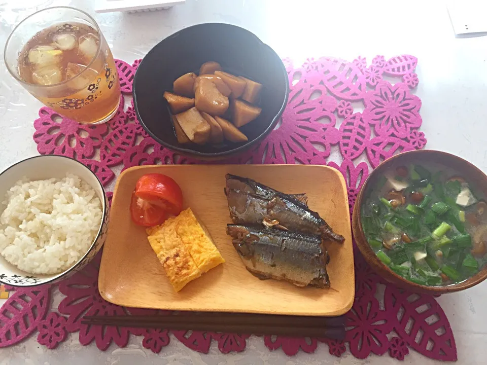 Snapdishの料理写真:和定食❤️秋刀魚の煮付け、厚焼き卵、里芋の煮っころがし、ニラとなめこのお味噌汁(^-^)/|えりちゃんさん