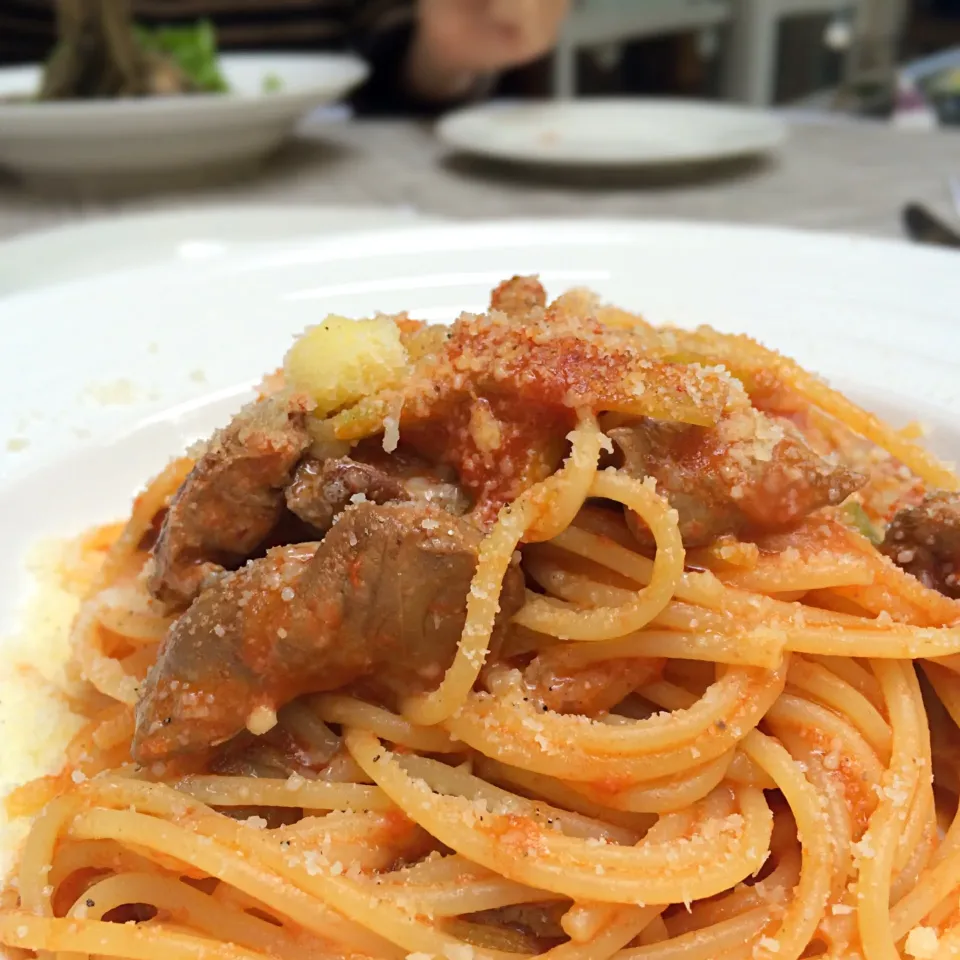 鶏白レバーとポロ葱のトマトソースー🍝ʕ-̼͡-ʔ|七海さん