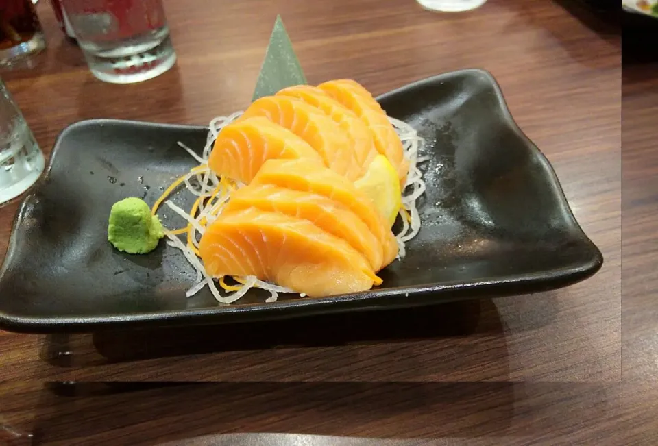 Salmon Sashimi|Mariano Ngさん