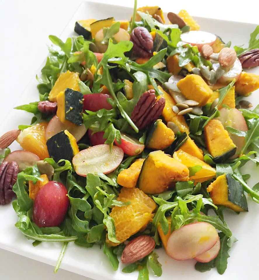 Pumpkin, grapes and arugula salad|12Dragonさん