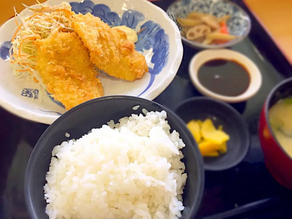 Snapdishの料理写真:下関のふくフライ定食|植松幸信さん