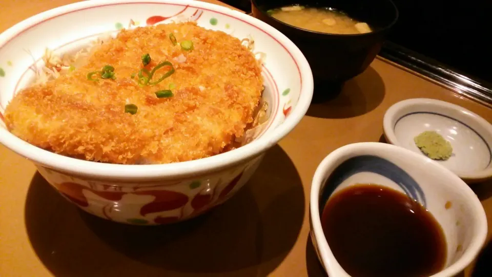 タレカツ丼|さのすけさん