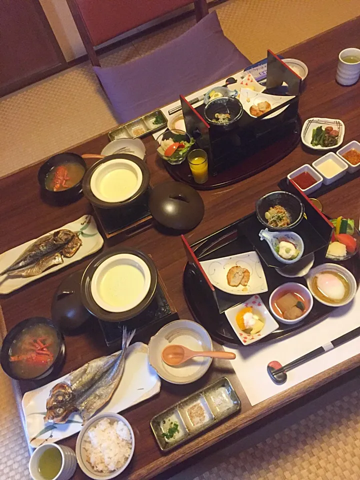 旅館の朝ごはん🍚🍵|まみりんごさん