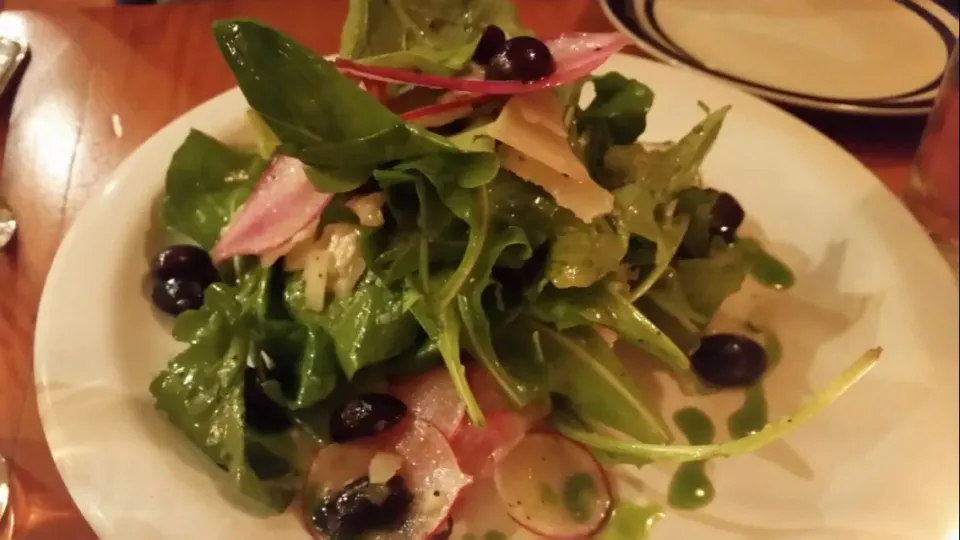 Grit Arugula Salad with Grand Padana & Pickled Grapes|Christina Sasserさん