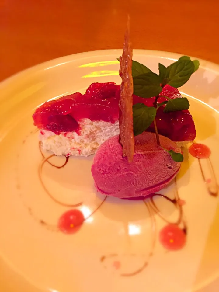 Cheesecake with berries|Michiyo Iwaharaさん