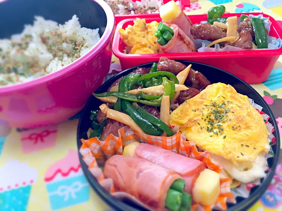 Snapdishの料理写真:牛肉炒め弁当|長岡 亜樹さん