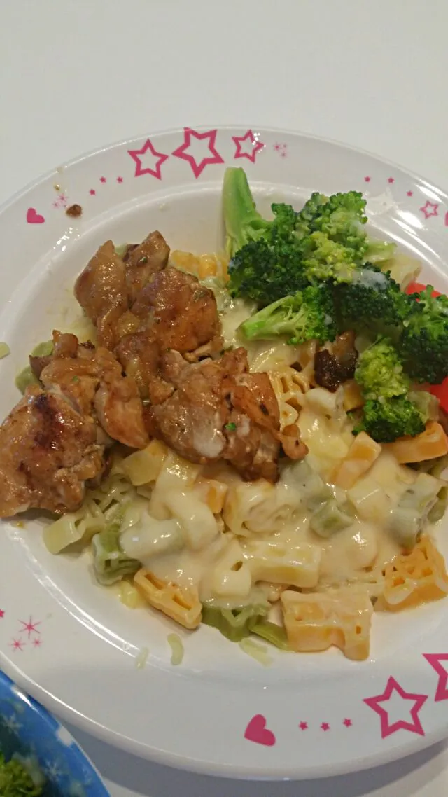 Snapdishの料理写真:teriyaki chkn & cream-sauce pasta|joanaさん