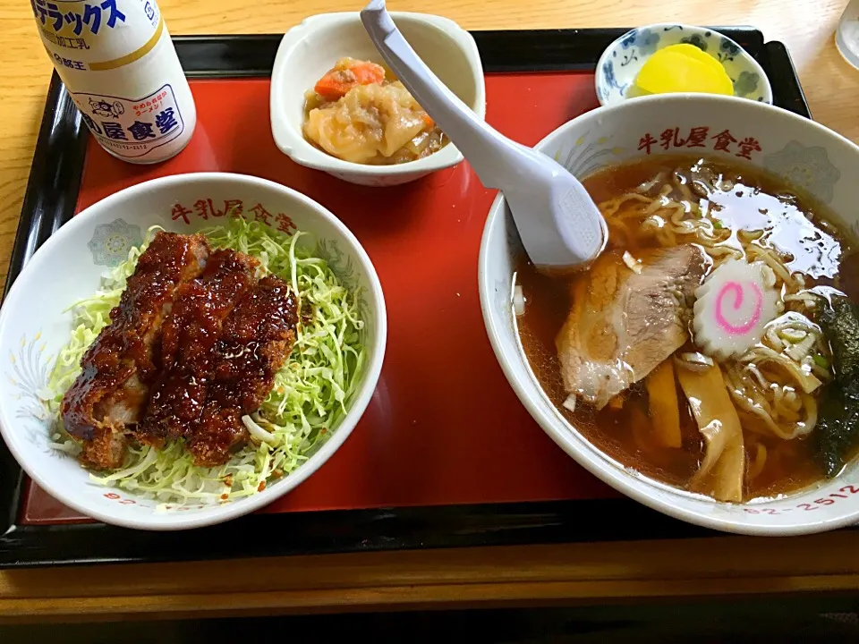 ラーメンとソースカツ丼のセット|しげさんさん