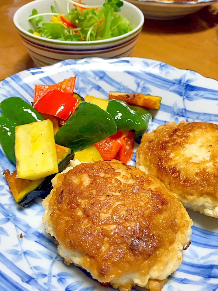 Snapdishの料理写真:鶏肉豆腐ハンバーグ|Sawaさん