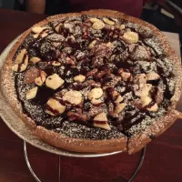 Snapdishの料理写真:Chocolate pizza dessert|Endry Hoeさん