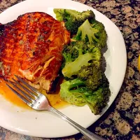 Salmon w honey lemon butter garlic sauce|Mila Coxさん