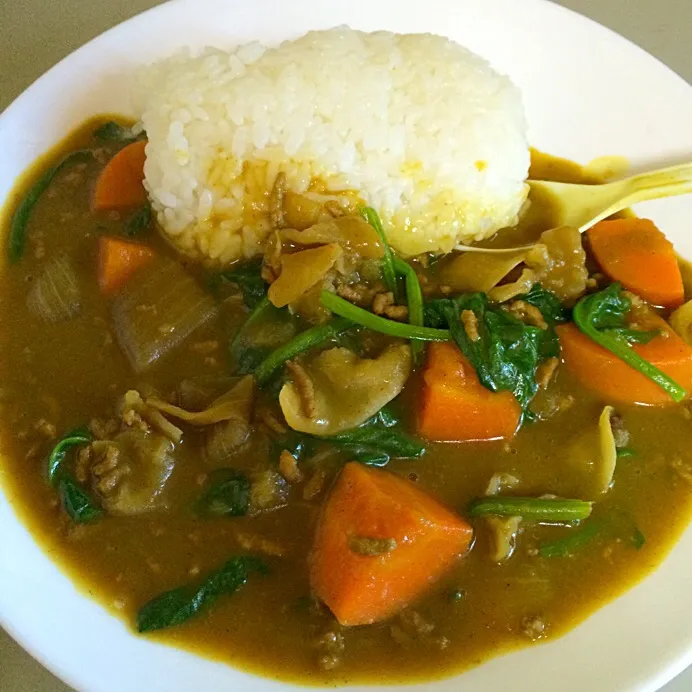 Snapdishの料理写真:今日の社食はカレー⤴️|かおさんさん