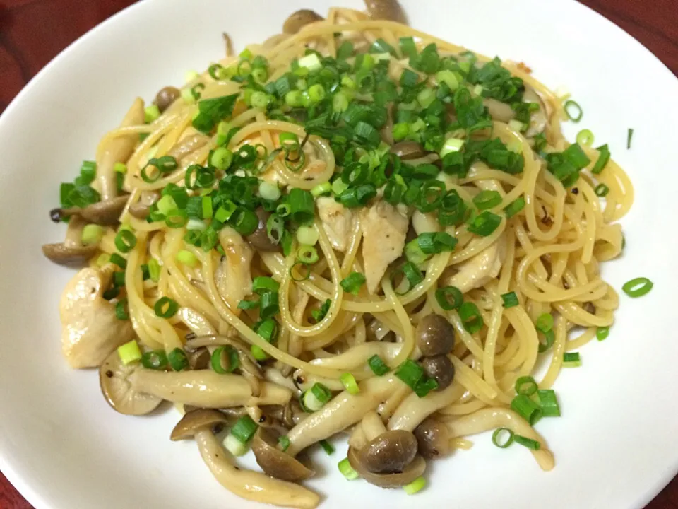 鶏肉とキノコのバター醤油スパゲッティ|Hiropanさん