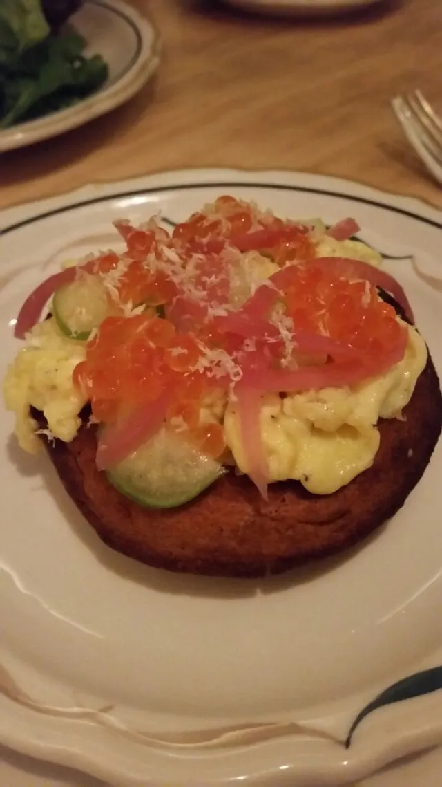 Party Cast Iron Pancake with Salmon Roe, Tomatillo, Pickled Onion, and Horseradish|Christina Sasserさん