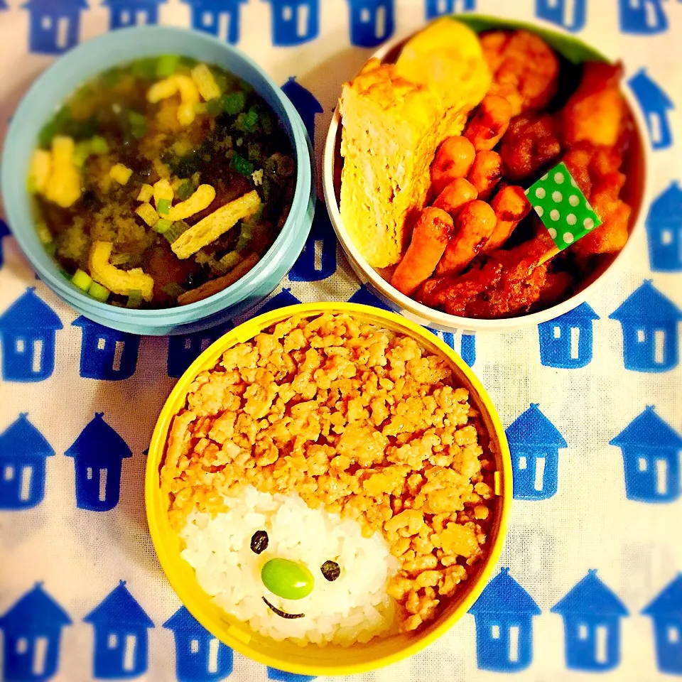 Snapdishの料理写真:そぼろでアフロ君❤︎息子弁当♡|yuka＊さん