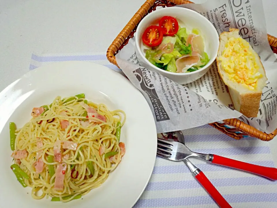 *アスパラとベーコンのぺペロンチーノ
*生ハムサラダ
*卵サンド|ちいさん