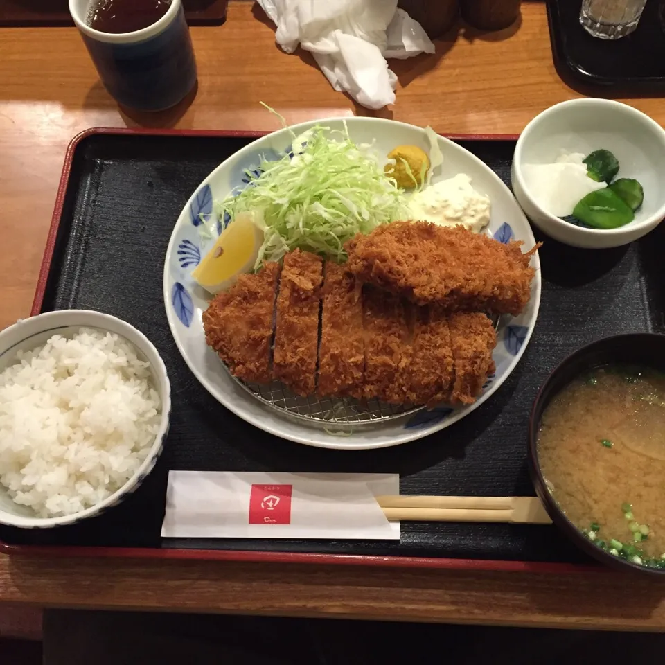 トンカツとカジキフライ定食|アクちゃんさん