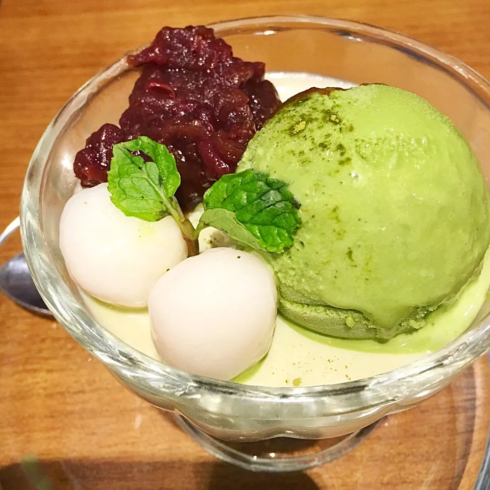 Snapdishの料理写真:Matcha pudding with matcha ice cream, adzuki paste and mochi balls 抹茶プリン|coxiella24さん