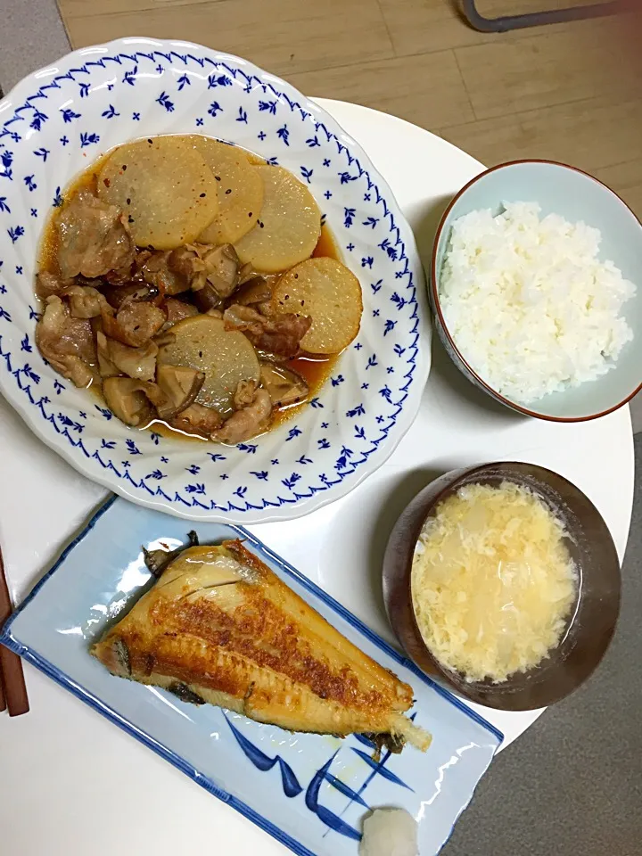 豚バラ肉シイタケ大根の煮物。|utayataさん