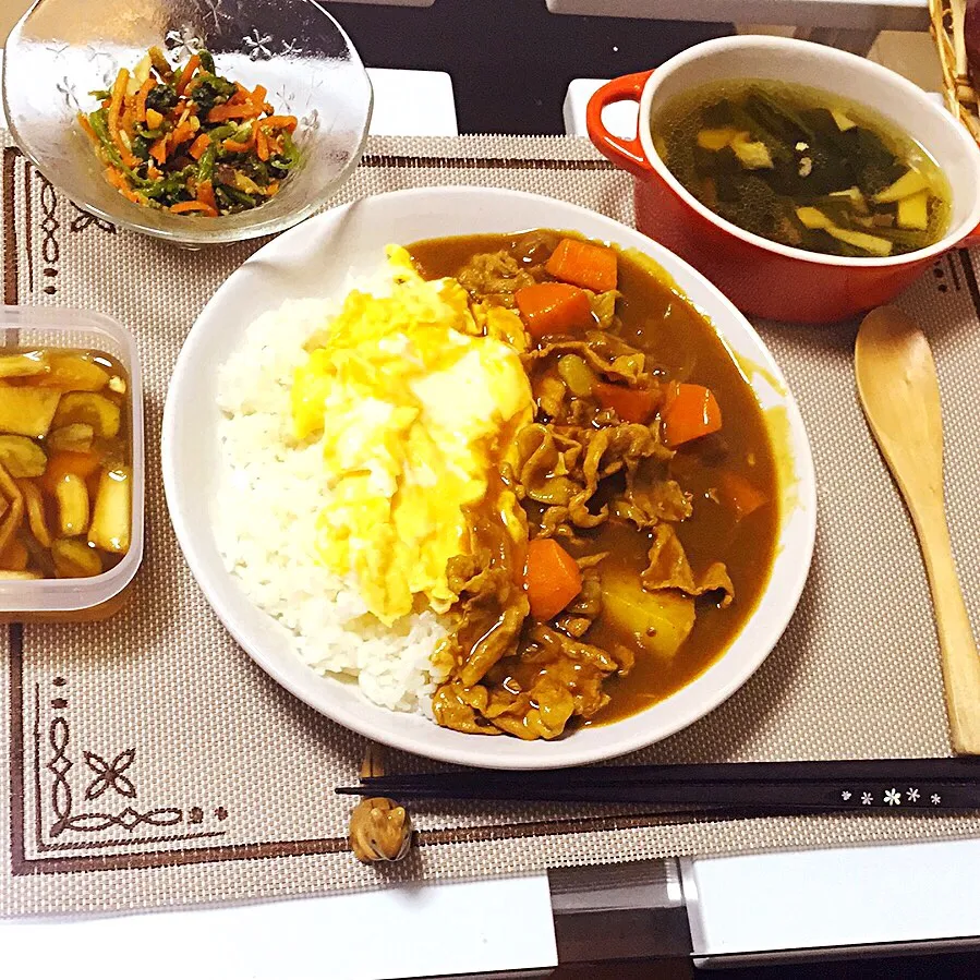 ほうれん草とエリンギのスープ。ほうれん草胡麻和え。カレー。白菜のお漬け物。|OGIPAINさん