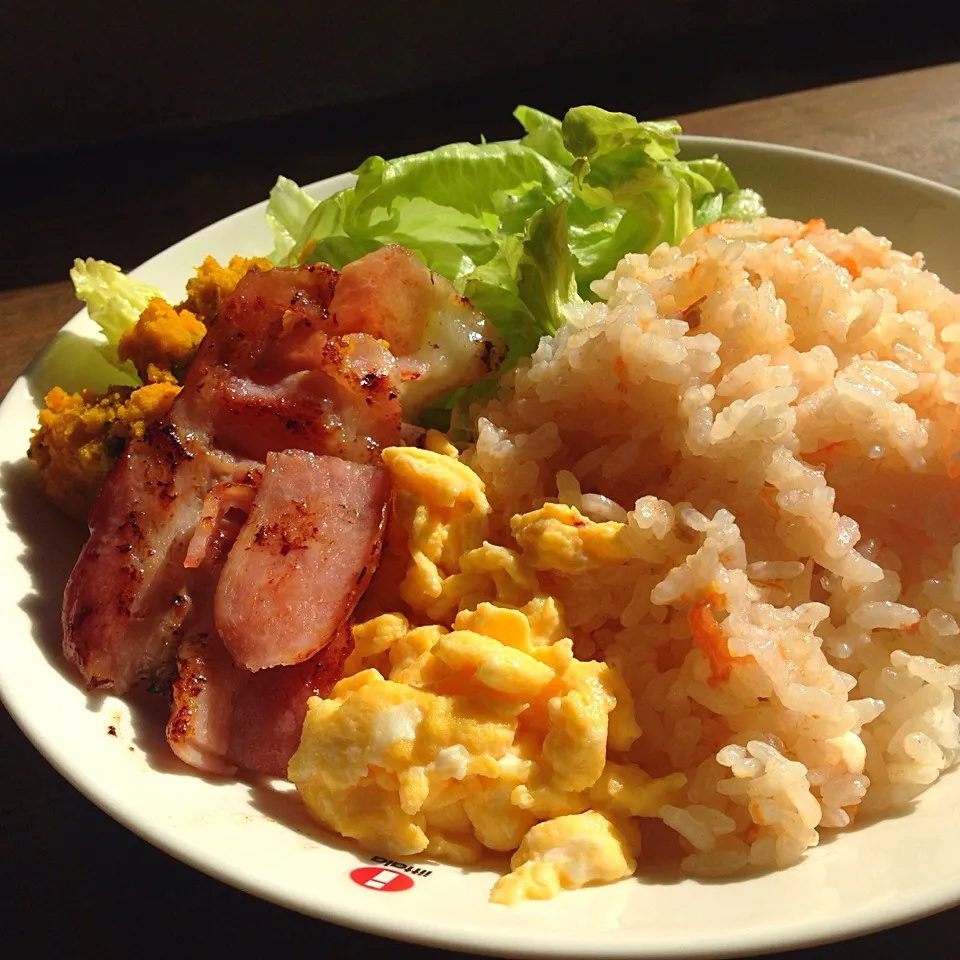 コーズ亭通常運転に戻りましたってことで、【レイさんの料理 丸ごとトマトの炊き込みご飯 他。】|koji toyodaさん