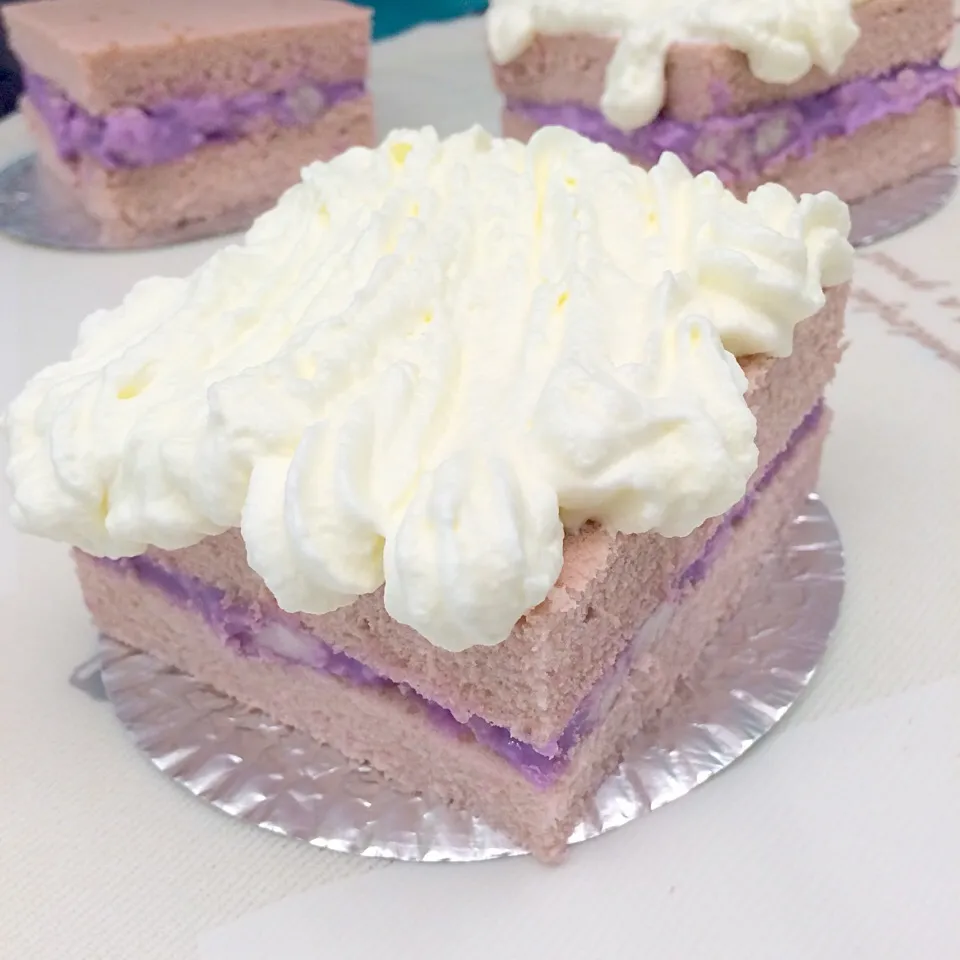 Taro cake with fresh cream|Anya Sett.さん