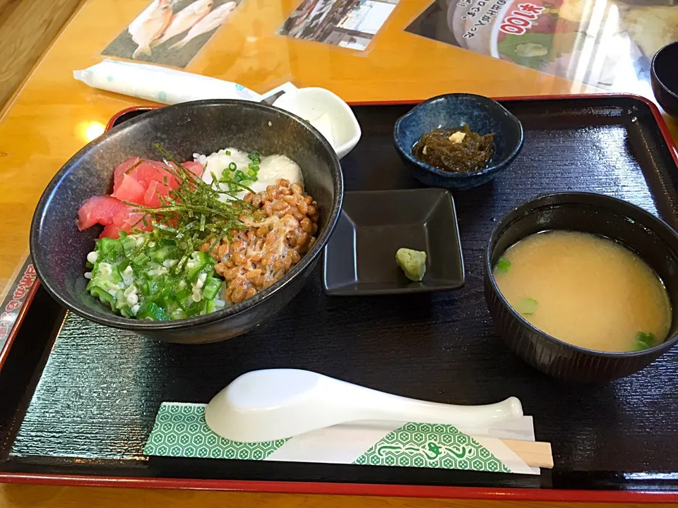 ネバネバ丼|麦汁さん