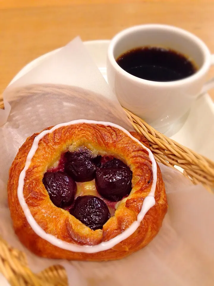 dark🍒cherry pie & coffee☕️✨|amorさん