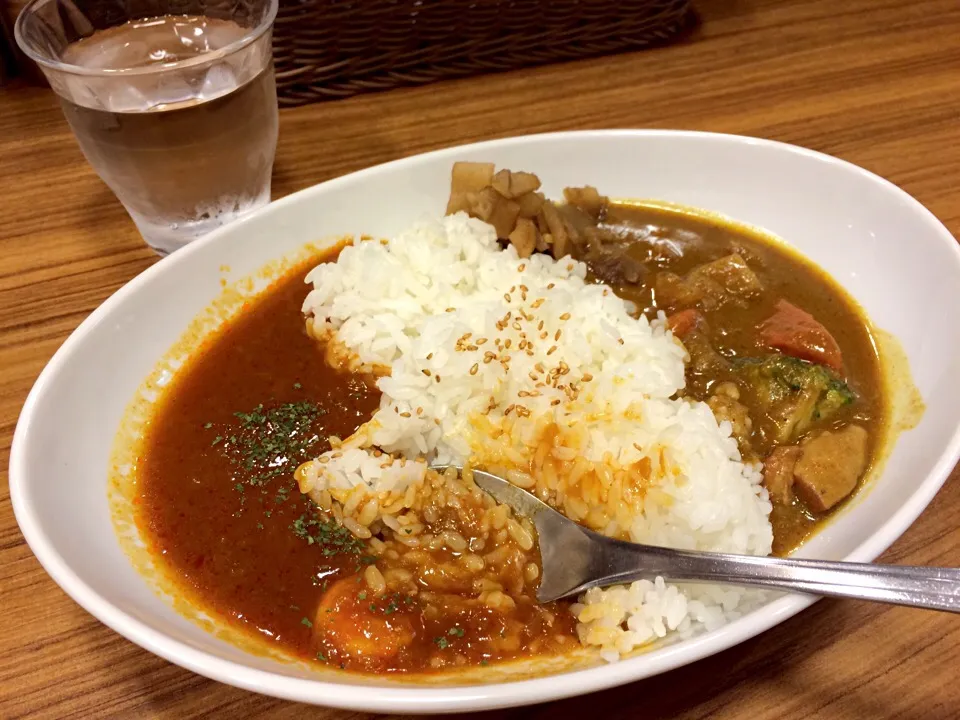 Snapdishの料理写真:渋谷ガード下のカレー屋さん！一回行ってみたかったの！|もっつぁさん