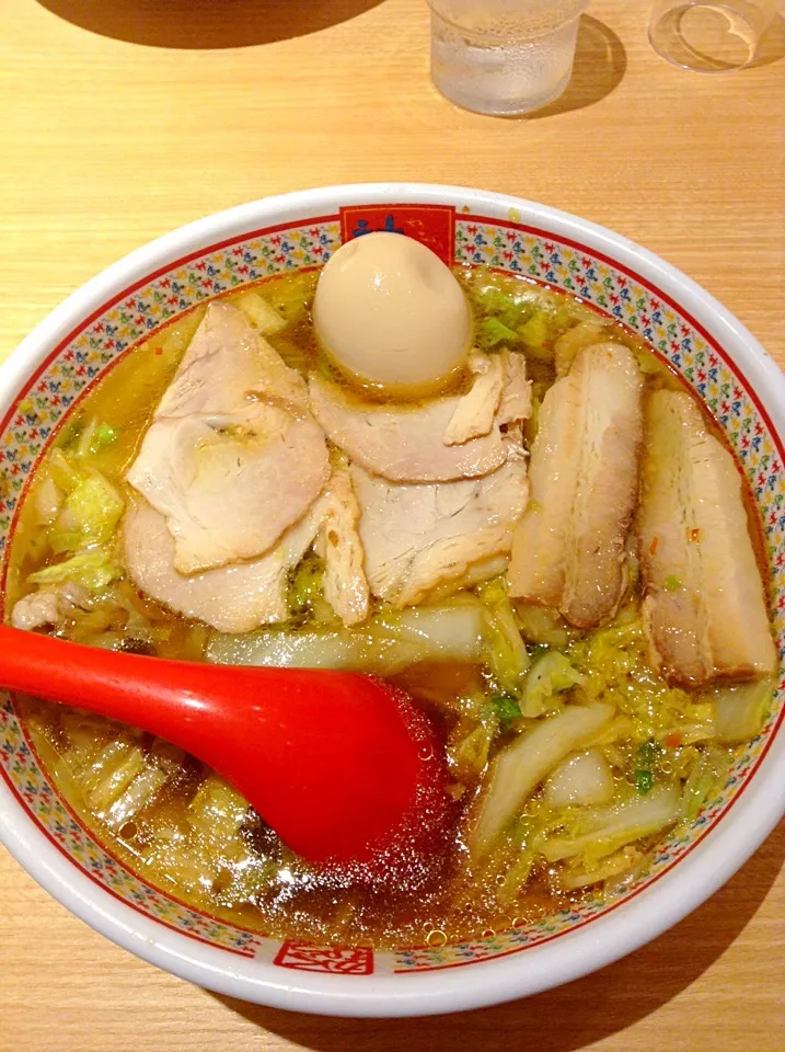 Snapdishの料理写真:小チャーシュー煮玉子ラーメン@どうとんぼり 神座|Kazuya Miyukiさん