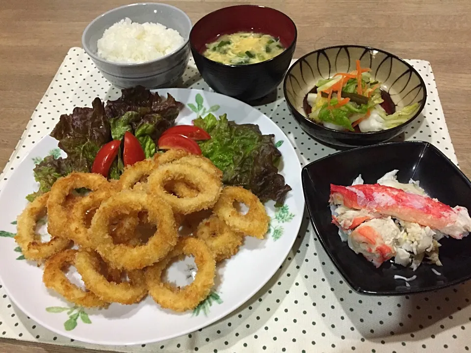 イカリングフライ・タラバガニ剝き身・白菜の浅漬け・ニラ卵味噌汁|まーままさん