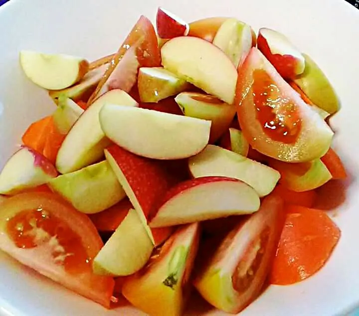 Apple, Tomato & Carrot freshly Cuts|mawlay gueさん