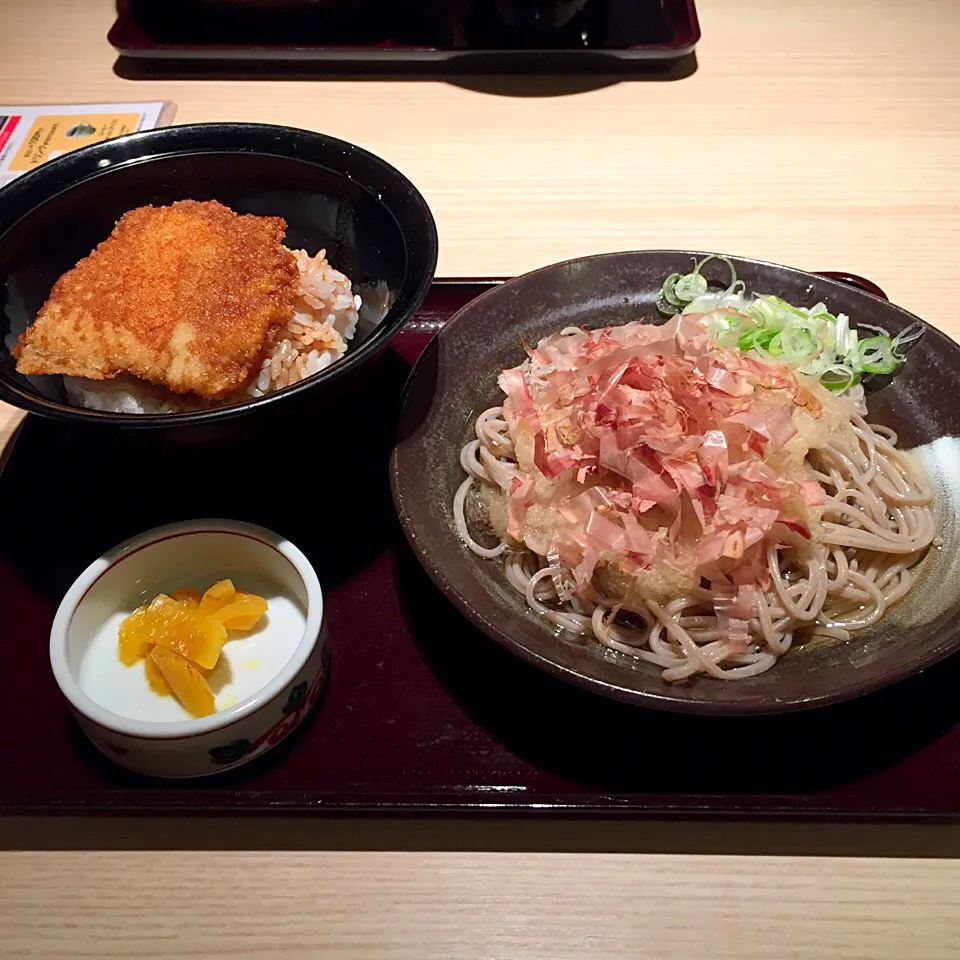 越前おろし蕎麦とソースカツ丼(^O^)／|すかラインさん