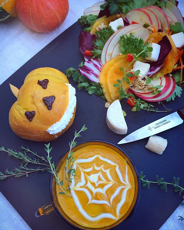 Snapdishの料理写真:Pumpkin bread & soup* Persimon,Apple & Camembert salad⁎|⋆͛*͛wandering.cat⋆͛*͛さん