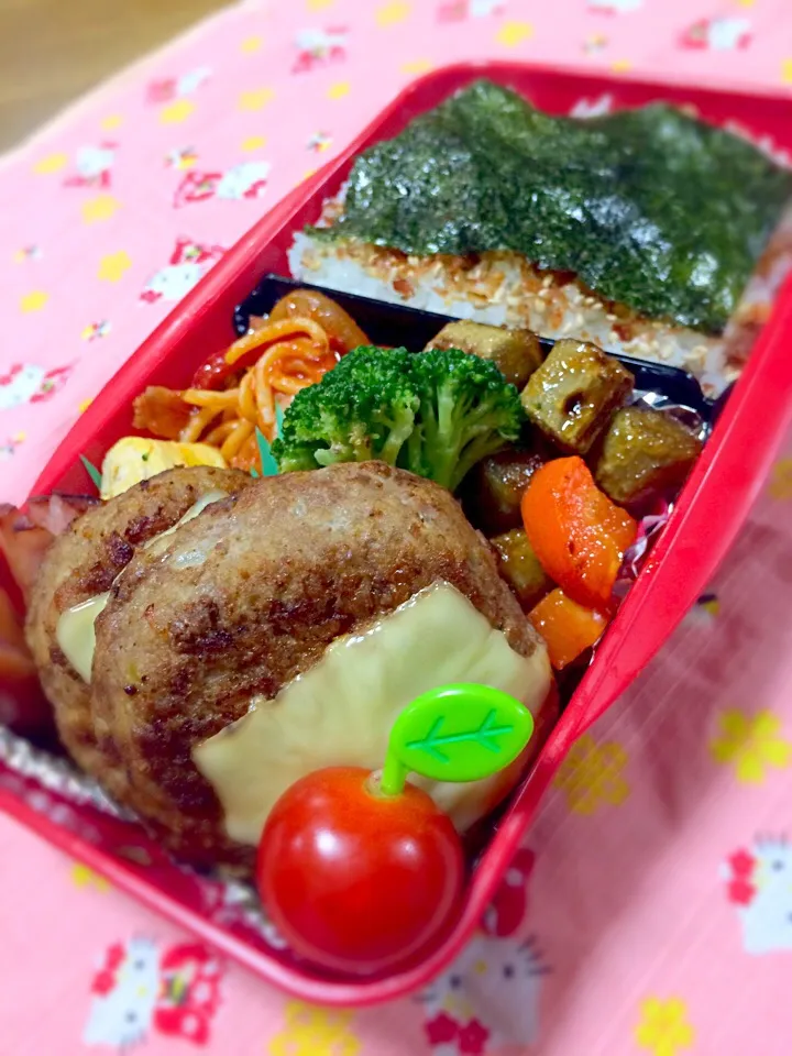 チーズinハンバーグ弁当♡彼氏用３５|miiさん