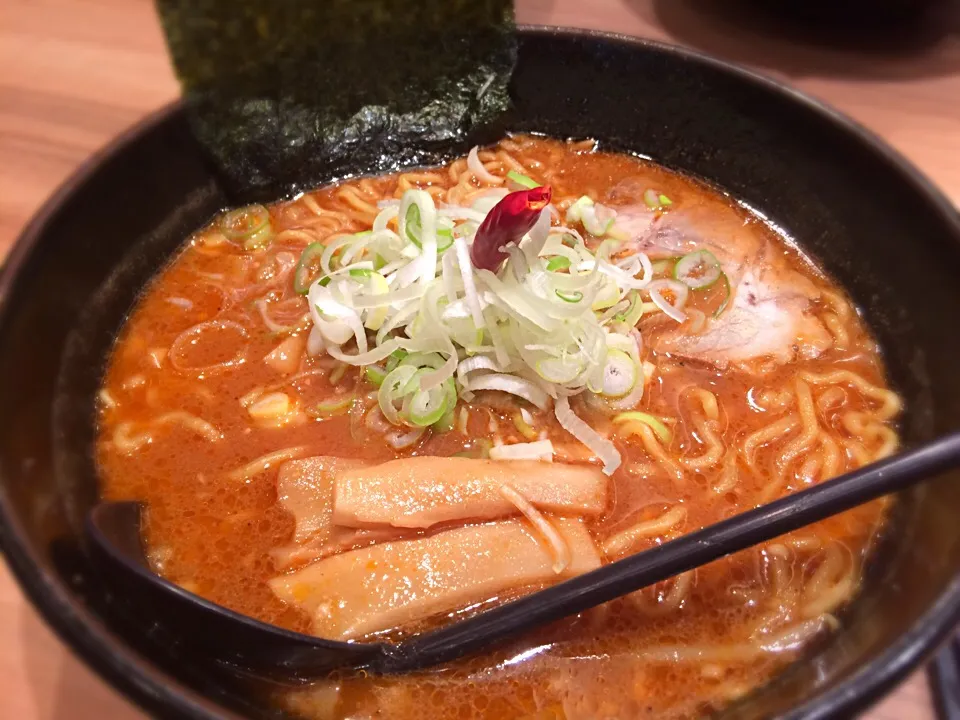 Snapdishの料理写真:麺屋・開高 辛味噌ラーメン赤|Yumi.Nさん