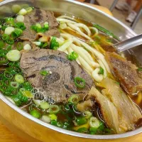 Snapdishの料理写真:牛肉麵😋
Taiwan beef noodle|alnleさん